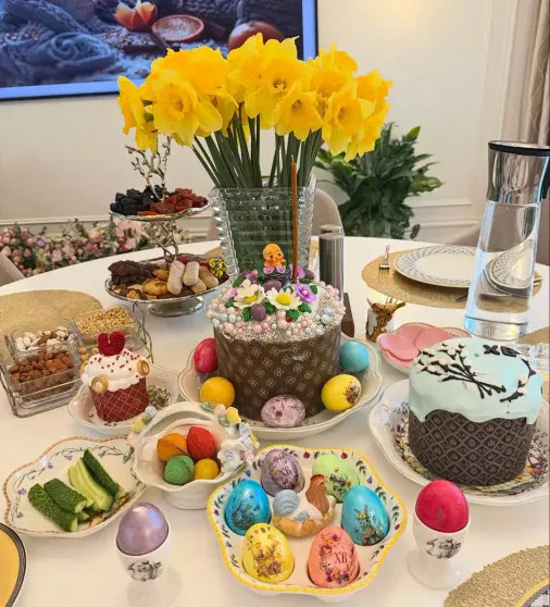 Корзины с цветами и фото из храма: как Виктория и Олег Шеляговы, Яна Рудковская, Татьяна Навка и другие звёзды отметили Пасху