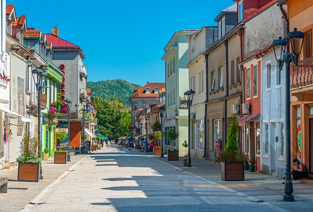 Отдых в Черногории в 2026 году: как добраться, где остановиться, что посмотреть, цены