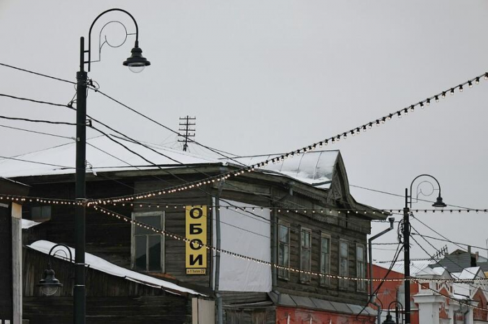 Барнаул сияет: на улице Льва Толстого завершается монтаж светового потолка