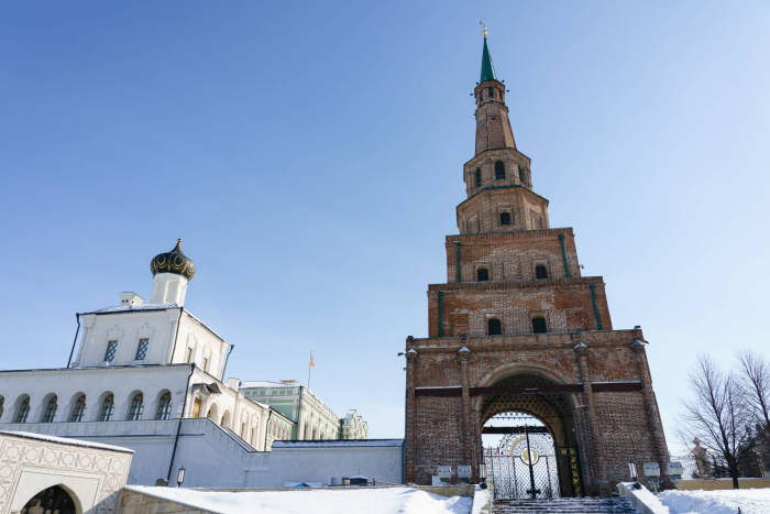 На башне Сююмбике отреставрируют полумесяц и заменят покрытие кровли