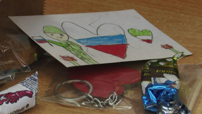 Юные нижнекамцы подготовили новогодние подарки для бойцов на передовой