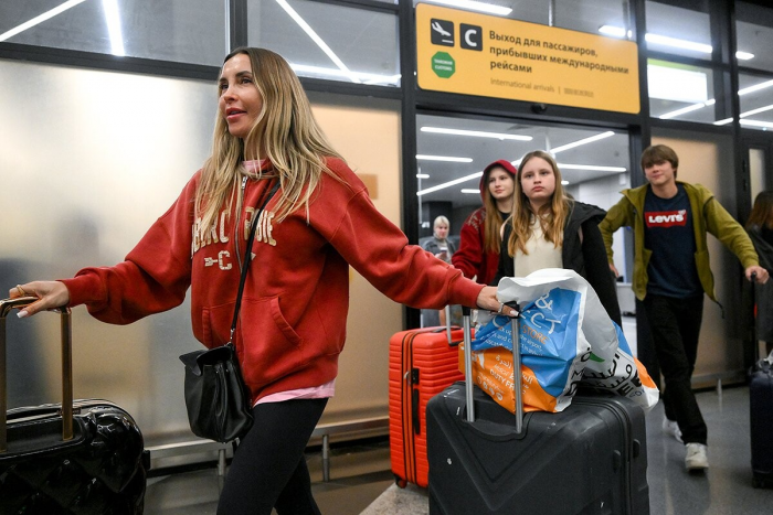 Ближневосточный кризис перекроил маршруты российских туристов: куда теперь безопасно лететь и что будет с ценами