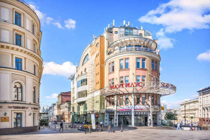 «Патриарх», «Дом-Яйцо», «Наутилус» и памятник Петру Первому — Елизавета Лихачева о «капиталистическом романтизме» Юрия Лужкова