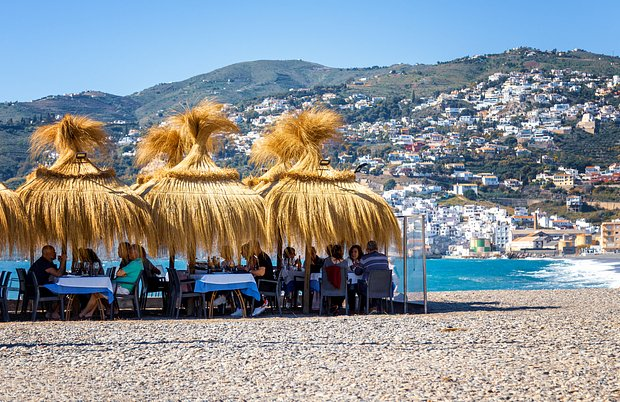 Куда поехать на море в октябре 2026 года? Лучшие направления для отдыха за границей