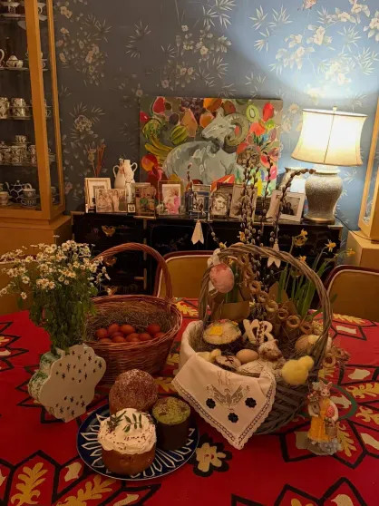 Корзины с цветами и фото из храма: как Виктория и Олег Шеляговы, Яна Рудковская, Татьяна Навка и другие звёзды отметили Пасху