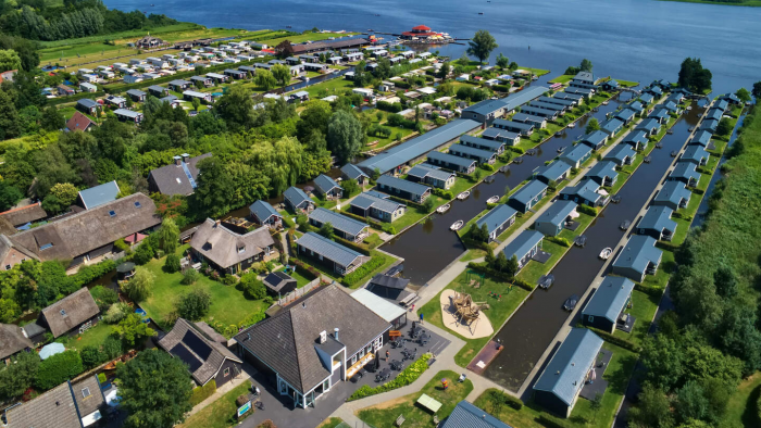 Пешком, на лодке или на осле: 9 мест, где нельзя ездить на машине