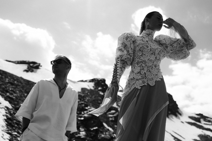 Выездная церемония в горах и платье невесты с отсылками к традициям народа Кавказа - свадьба на плато Бермамыт