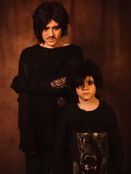 Париж, дети и нарядные ёлки: как Селена Гомес, Виктория Лопырёва, Иванка Трамп, Виктория Манасир и Софья Таюрская отметили католическое Рождество