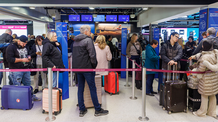 Новый год в небе: как пассажиры и экипаж встречают праздник в самолете