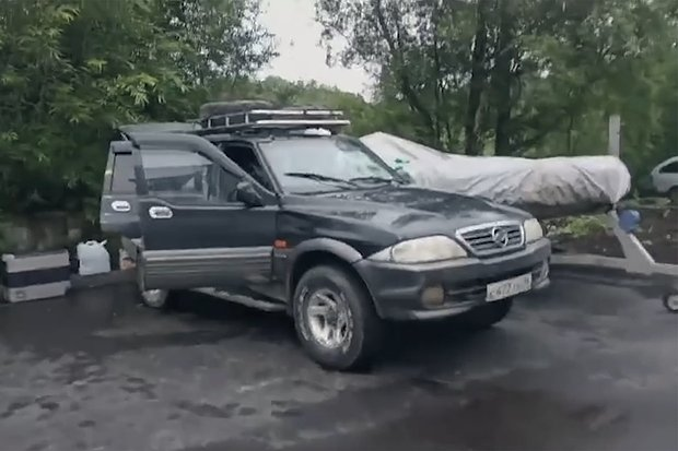 «Моих родных забрало море» Россиянин чудом выжил после 67 дней морского дрейфа на лодке. За что его хотят посадить на три года?