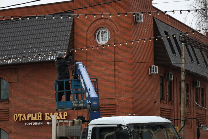 Барнаул сияет: на улице Льва Толстого завершается монтаж светового потолка