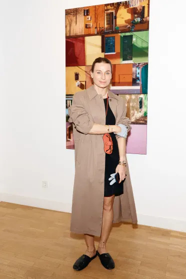 Константин Эрнст, Ольга Свиблова, Мария Миногарова с мужем и сын Анны Михалковой на открытии выставки в Москве