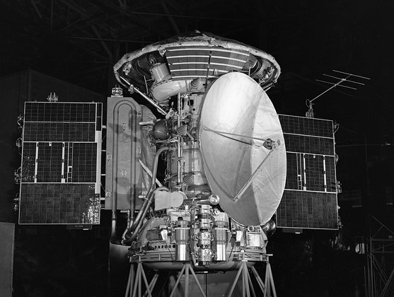 «Только хлеб опять на две копейки подорожает» 50 лет назад американцы успешно сели на Марс. Почему СССР проиграл в этой гонке?