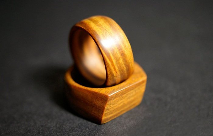 Бакаут: самая тяжёлая древесина на планете, что тонет в воде и незаменима для промышленности