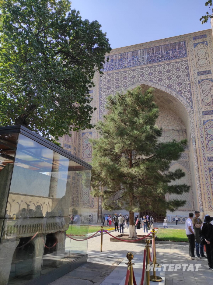 «Бала алып кайта алмаучылар Биби-ханым мәчетенә агыла»: Сәмәркандның могҗизалы урыннары