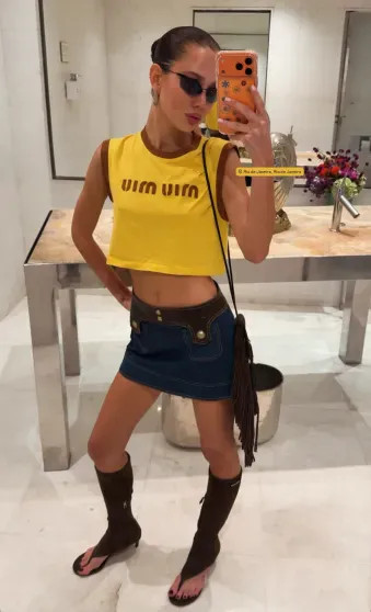 Карнавалы, Байкал и много бикини: как и где отдыхают Виктория Исакова, Юлия Вавилова, Аврора Киба и Надежда Оболенцева