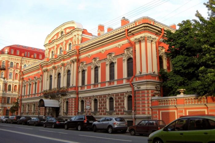 Салон, где пел Шаляпин: как попасть в особняк Мясникова в Петербурге и увидеть его интерьеры