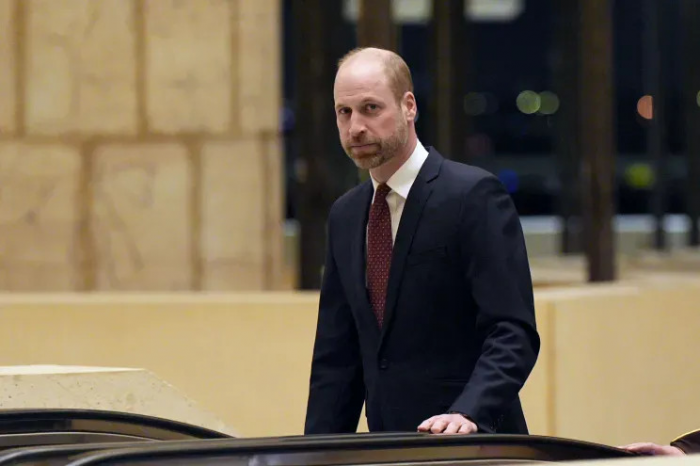 Принцесс Евгению и Беатрис отлучают от королевского двора из-за связей с Джеффри Эпштейном