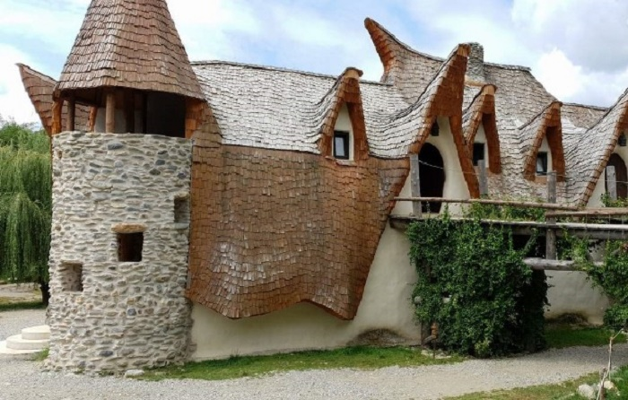 «Глиняный замок в Долине фей»: ожившая сказка в самом сердце Трансильвании