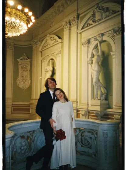 Художница Маша Янковская показала новые фото со свадьбы с возлюбленным, от которого ждёт ребёнка