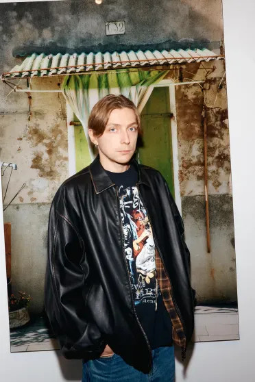 Константин Эрнст, Ольга Свиблова, Мария Миногарова с мужем и сын Анны Михалковой на открытии выставки в Москве