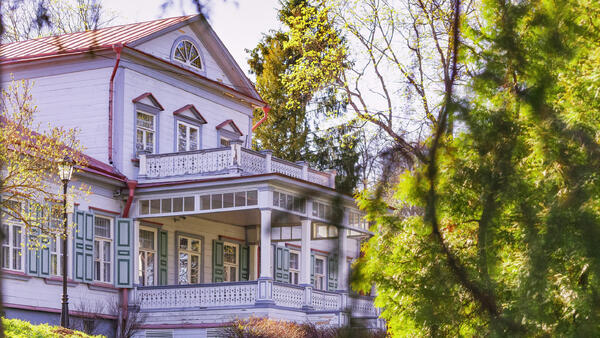 Где встречать весну? Топ-7 эко-отелей в Московской области для полной перезагрузки