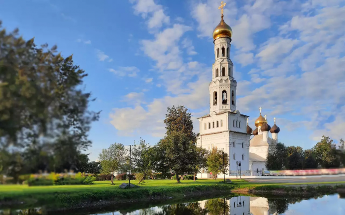 Куда поехать на майские: 5 мест, где российская природа удивляет не хуже зарубежных курортов