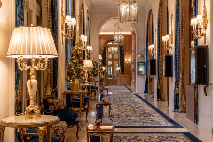 Новогодние праздники в Ritz Paris: традиции и сюрреалистические мечты