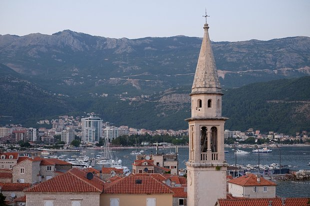 Правила въезда в Черногорию для россиян. Нужна ли виза в 2025 году?