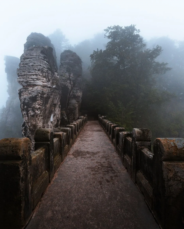 Реальные места, которые выглядят как иллюстрация из книги сказок (20 фото)