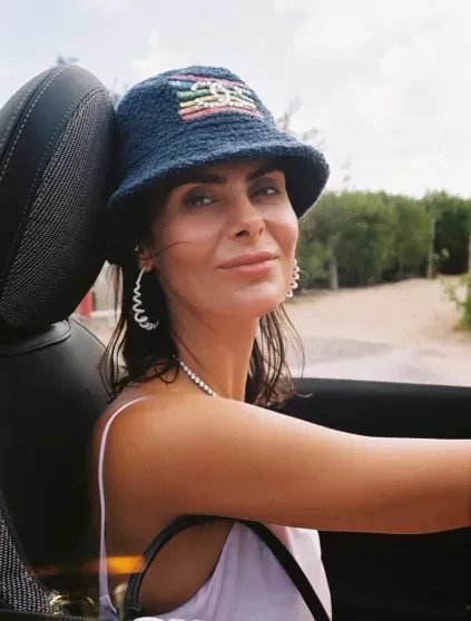 Карнавалы, Байкал и много бикини: как и где отдыхают Виктория Исакова, Юлия Вавилова, Аврора Киба и Надежда Оболенцева