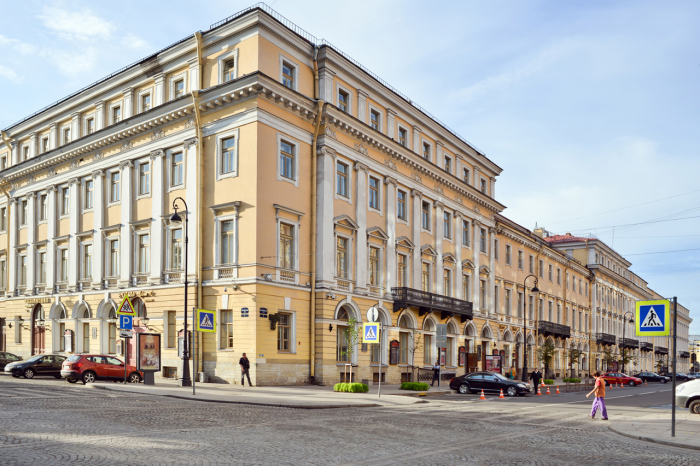 Великосветская прогулка: дворцы Петербурга, где давали самые громкие балы