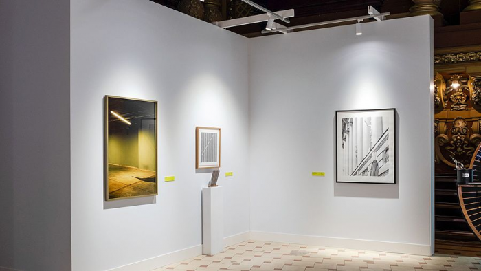 Cosmoscow: куратор из Африки, ренессанс фотографии и лиминальные пространства, или Как «Елисеевский» стал арт-салоном