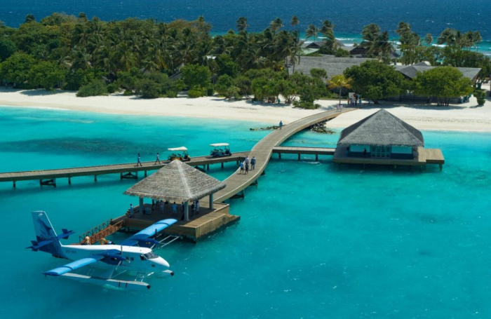 Блеск серебра: новогодние праздники в отеле Cora Cora Maldives