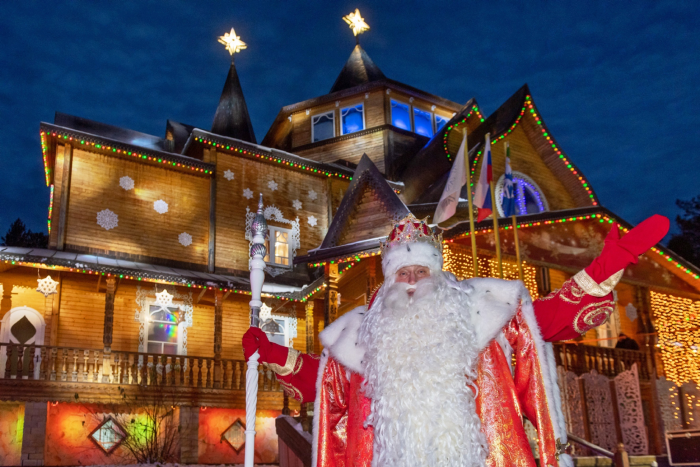 Резиденция Деда Мороза в Великом Устюге: как добраться, что посмотреть, сколько стоит поездка на Новый год — 2026