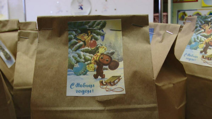 Юные нижнекамцы подготовили новогодние подарки для бойцов на передовой