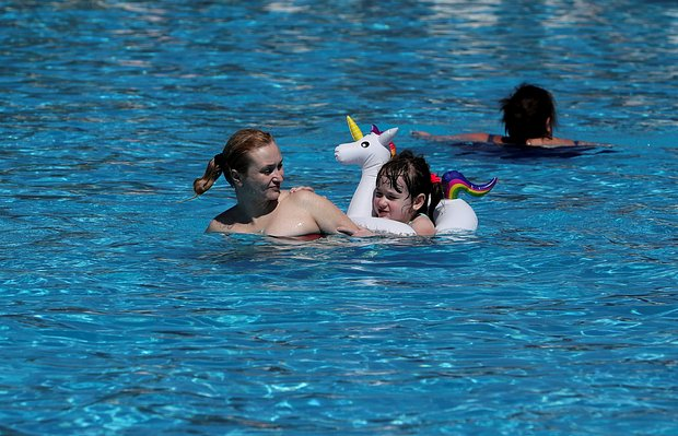 Куда поехать на море с детьми в 2026 году: 11 направлений и курортов для недорогого отдыха