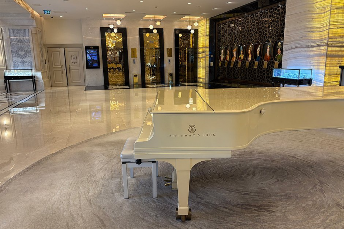 Постучись в его дверь. Как провести незабываемые выходные в турецком городе, который заменил россиянам Париж и Дубай