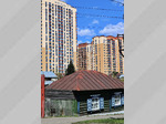Городские контрасты. Как старинные "избушки" Барнаула уходят в тень современных высоток