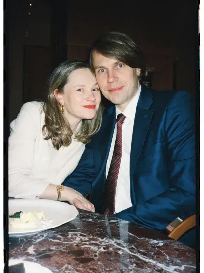 Художница Маша Янковская показала новые фото со свадьбы с возлюбленным, от которого ждёт ребёнка