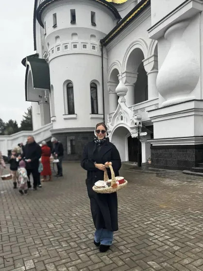 Корзины с цветами и фото из храма: как Виктория и Олег Шеляговы, Яна Рудковская, Татьяна Навка и другие звёзды отметили Пасху