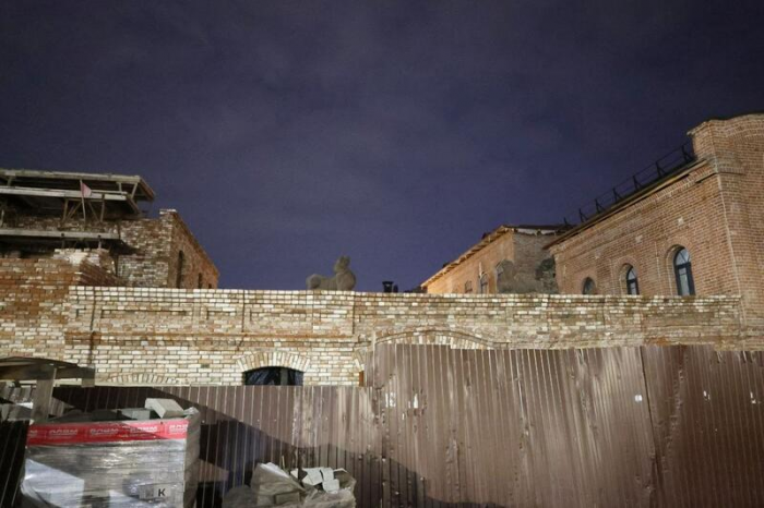 Знаменитые чугунные львы вернулись на фасад универмага дома купцов Суховых в Барнауле