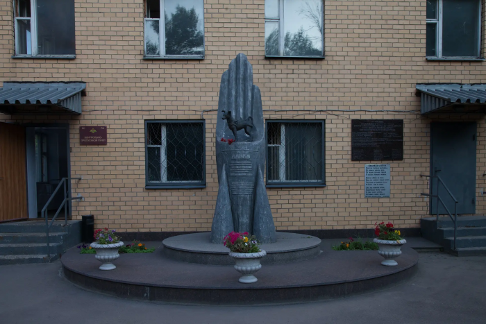 Космическая Лайка и Моська Крылова: каким собакам установили памятники в Москве?