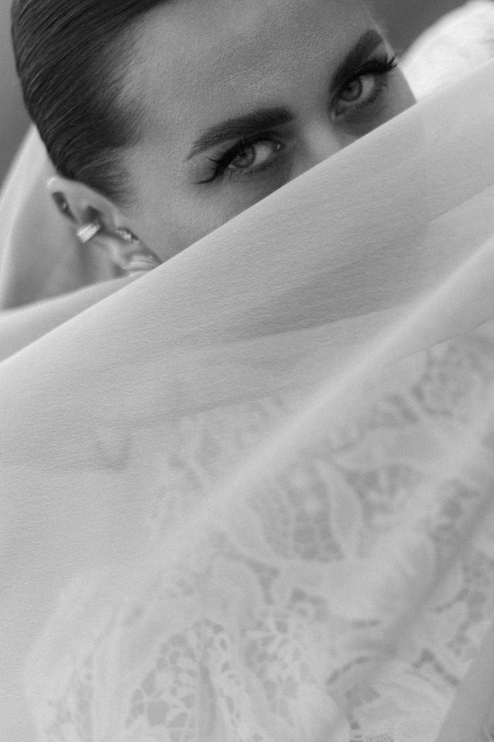 Выездная церемония в горах и платье невесты с отсылками к традициям народа Кавказа - свадьба на плато Бермамыт