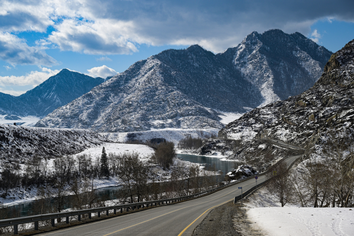 Катания на оленьих упряжках, купание в Кольском заливе и визит к Деду Морозу: интересные направления для зимнего туризма