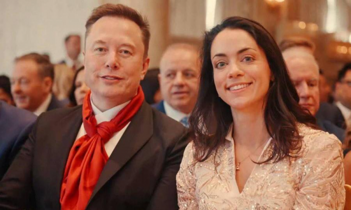 Илон Маск с девушкой и Дональд Трамп с детьми впервые вышли в свет после обнародования файлов Эпштейна