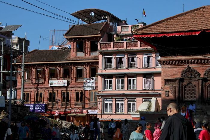 Но можем дать и по лицу, за родную Катманду!