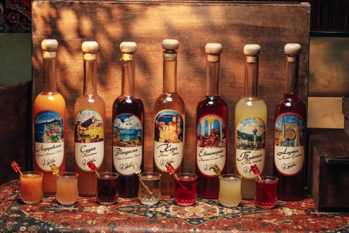 “Курорт” запустил коллекцию из 15 уникальных настоек, вдохновлённых атмосферой легендарных курортных городов России
