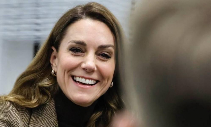 С необычной прической и в карамельном костюме: новый выход Кейт Миддлтон обсуждают в Сети