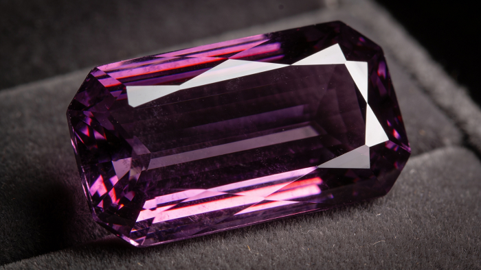 Тааффеит: история самого редкого минерала на Земле